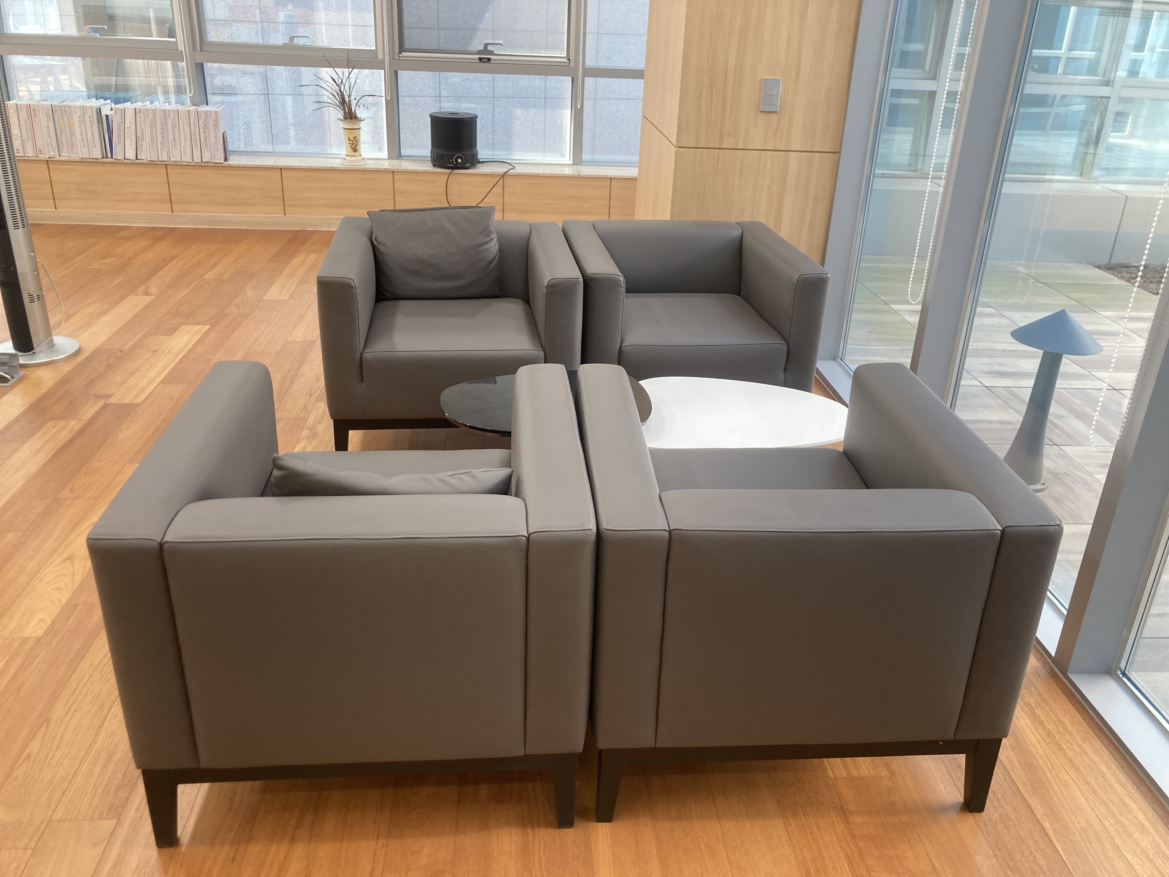 4인 소파[탁자별매]-성남예약