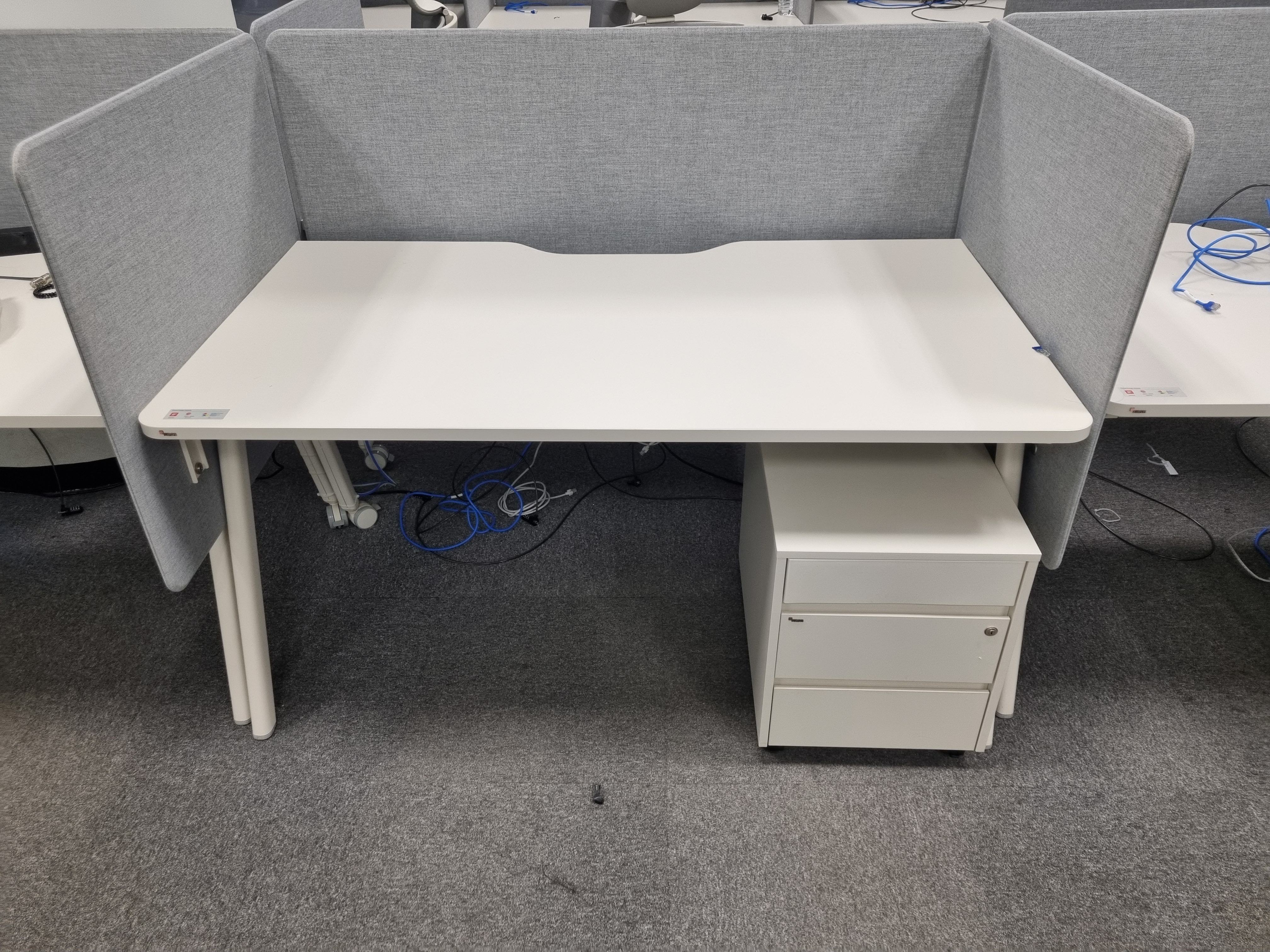 퍼시스 인에이블 1600 일반형책상[서랍파티션별매]FDD016CN