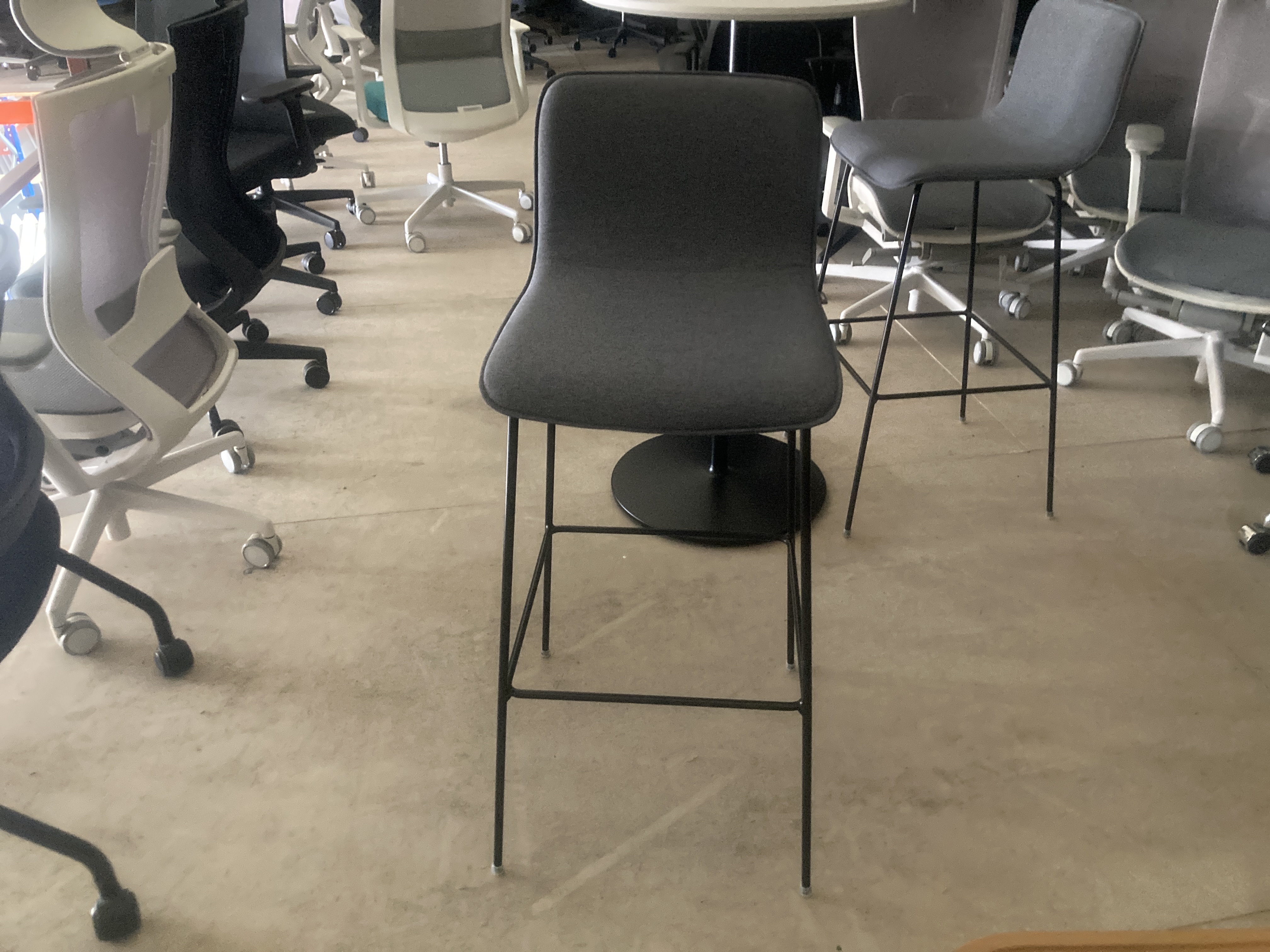 퍼시스 DOI(도이) 스탠딩테이블세트CL406