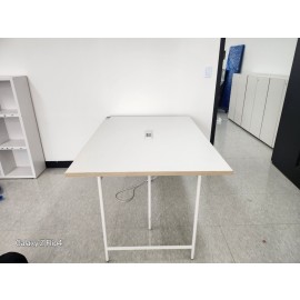데스커 1400*1000 콘센트형테이블