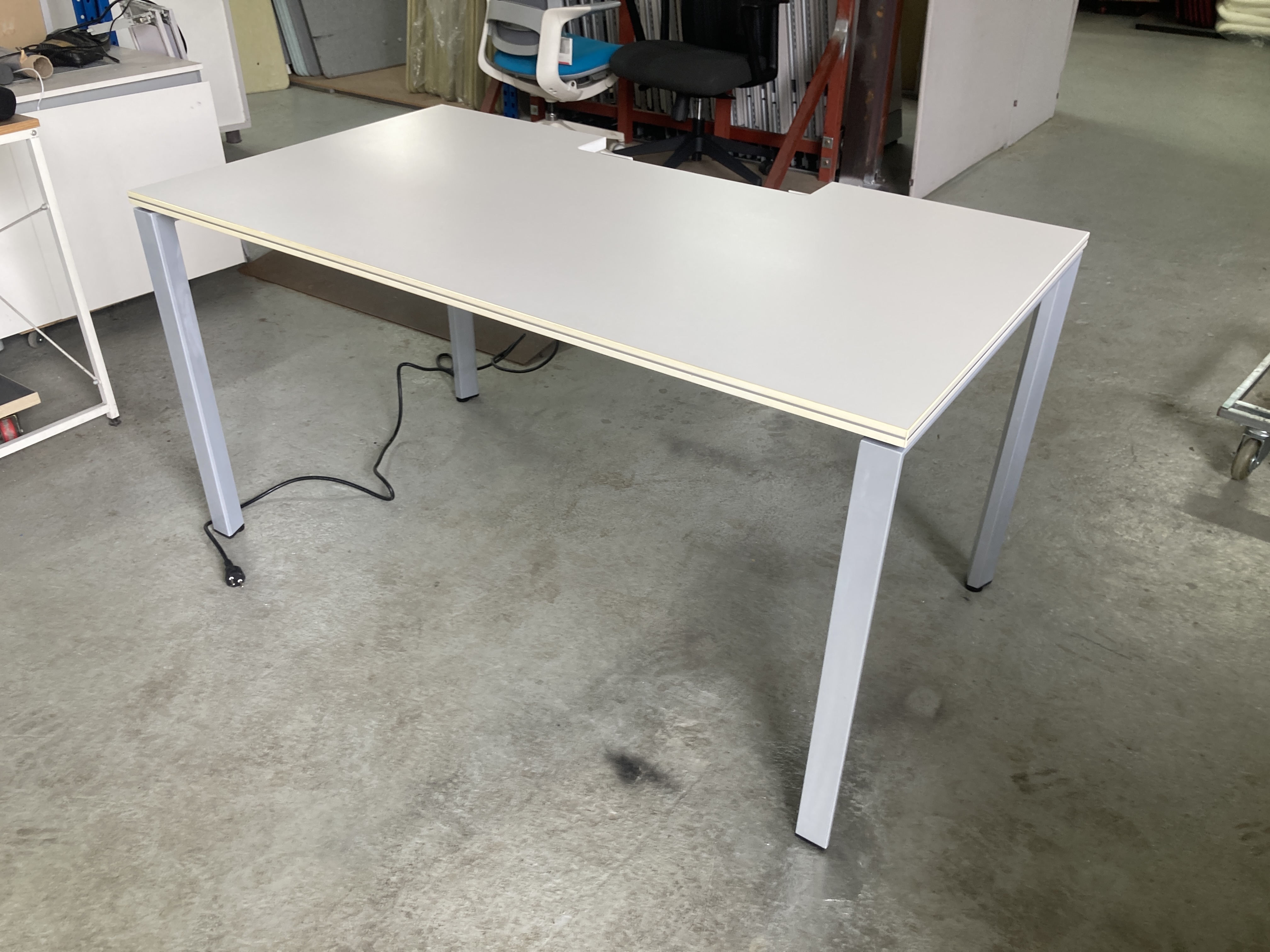 퍼시스 FX-1 1400 덕트형책상[받침대포함]