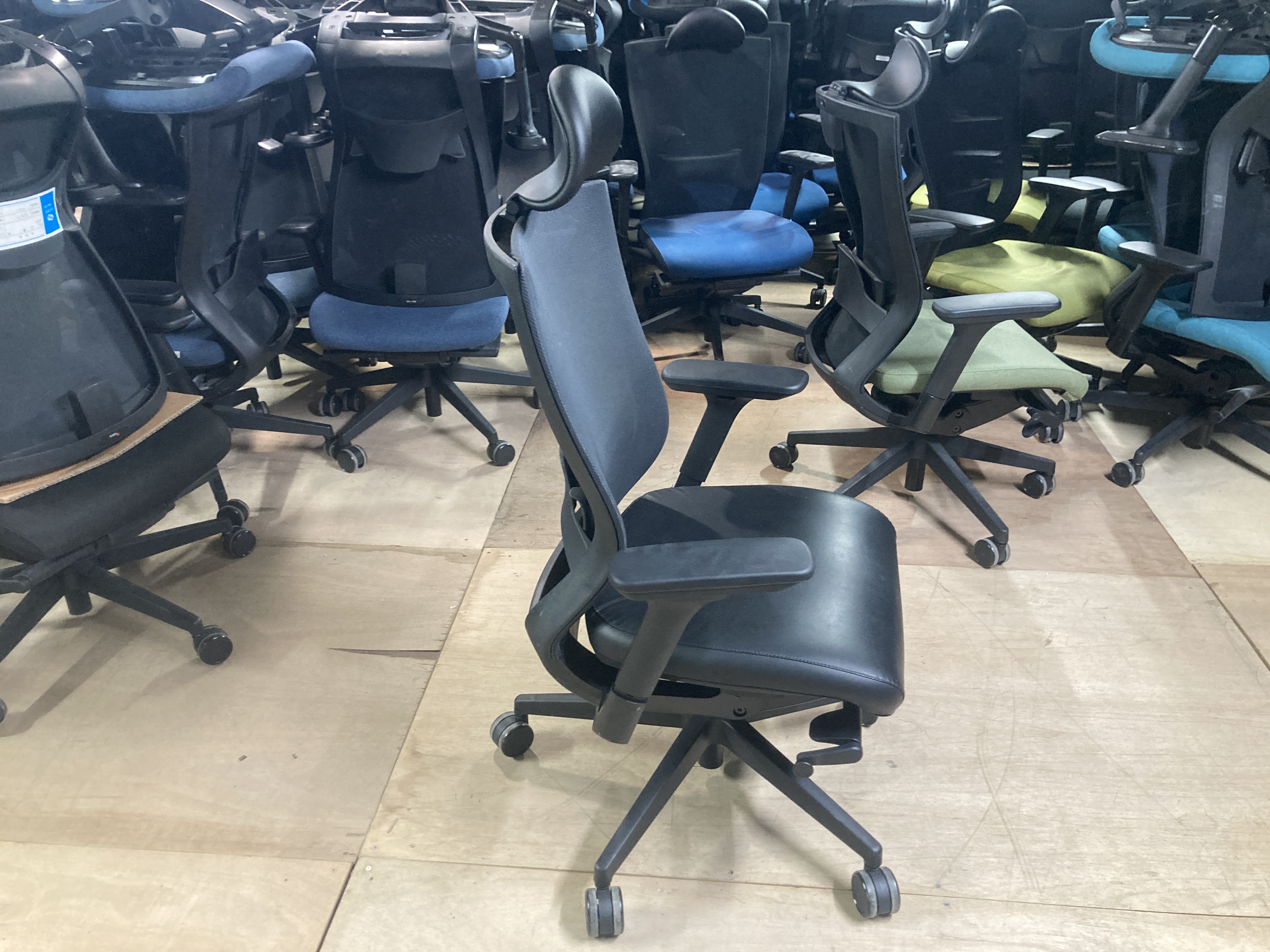 퍼시스 CHA4300[천연가죽] 의자