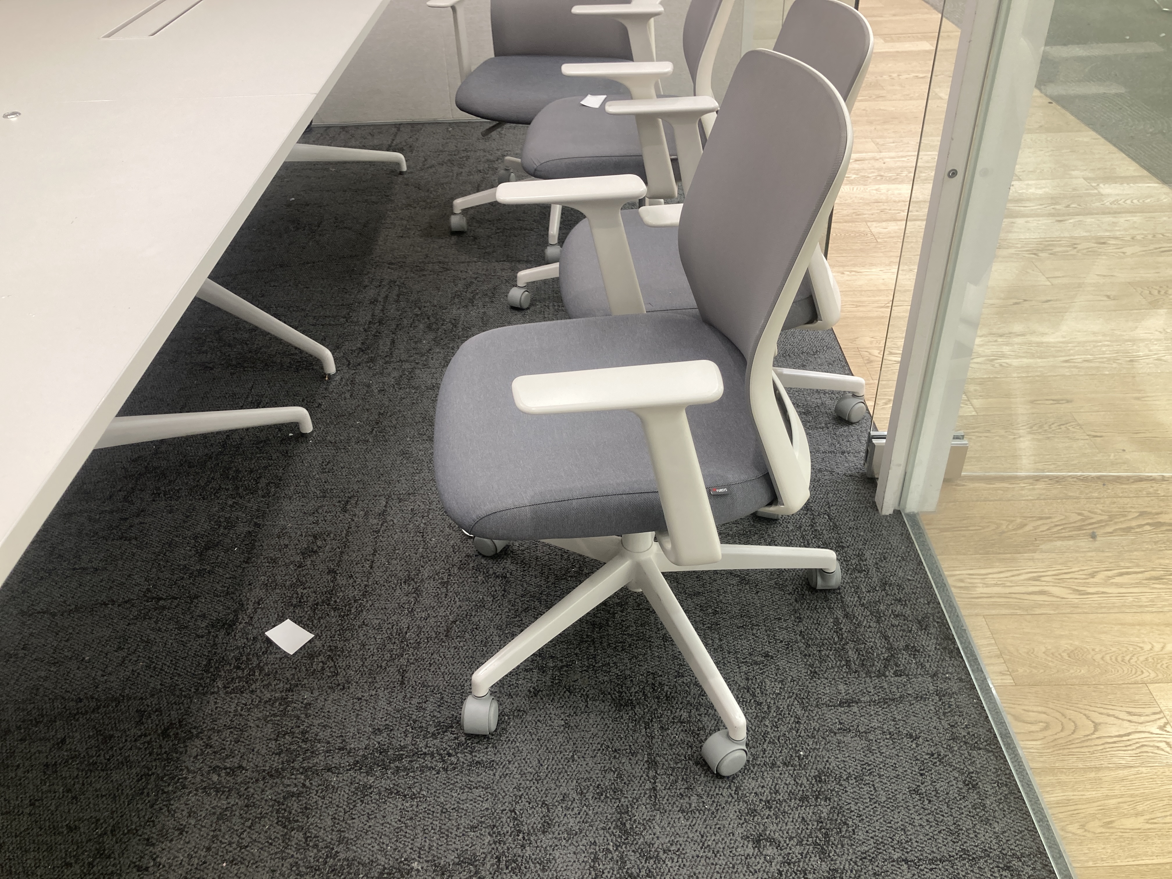 퍼시스 어라운드회의의자CH6201W-20개가산예약,6개성남예약