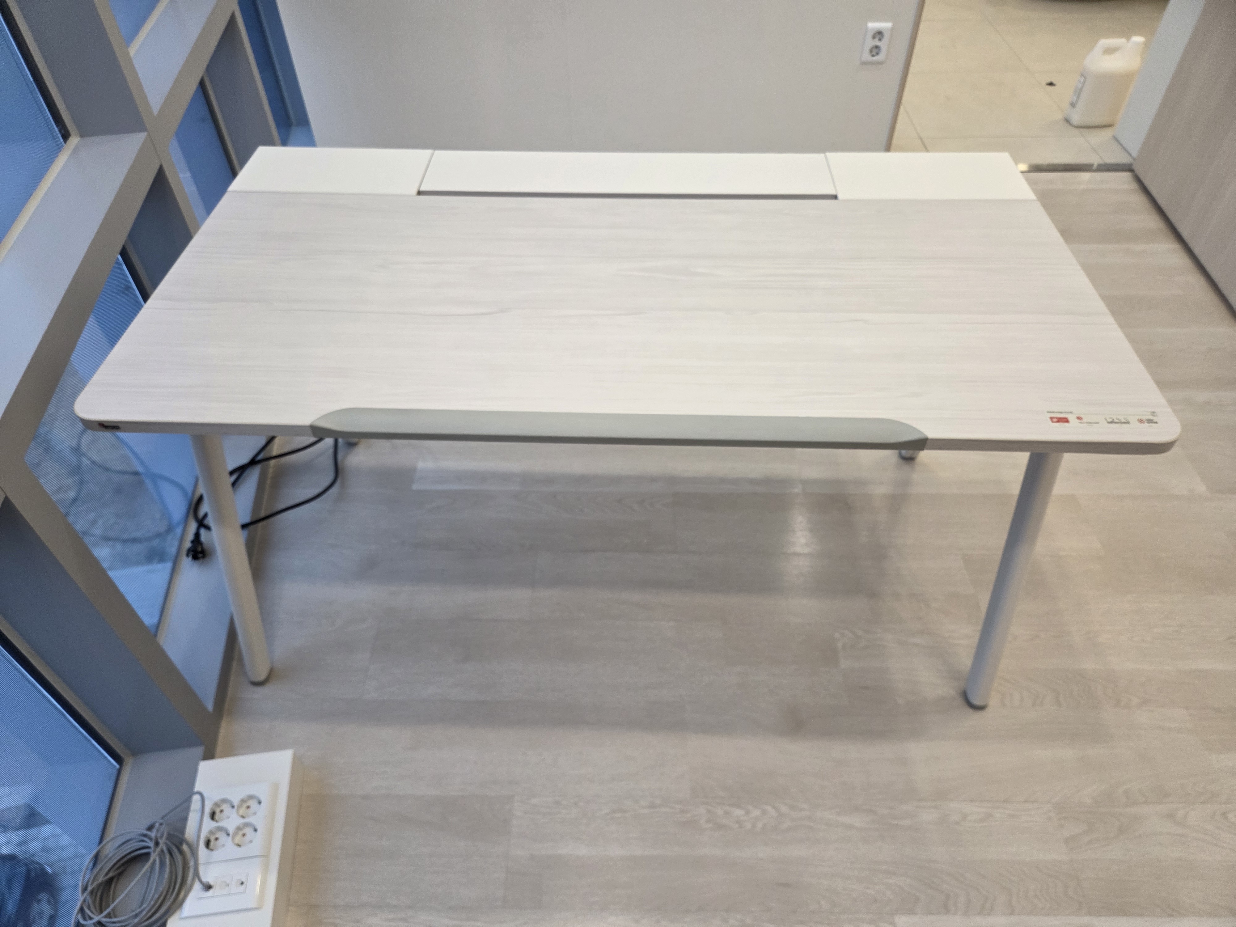 퍼시스 인에이블 1400 덕트형책상[서랍별매]FDD014