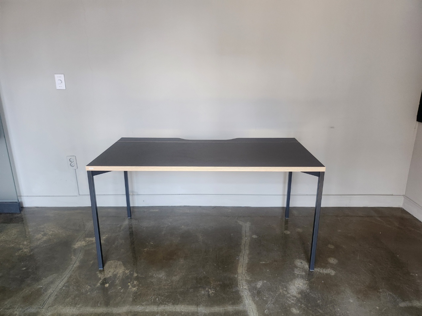 데스커 블랙 1600*700 책상