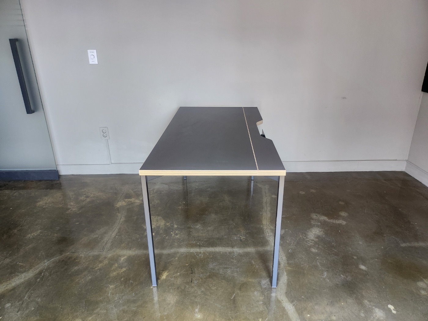 데스커 블랙 1600*700 책상